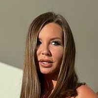 Adela Smajic Nua
