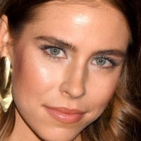 Alexandra Turshen Nua