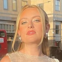 Amelia Dimoldenberg Nua