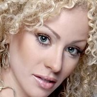 Angelique Burgos Nua
