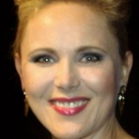 Anna Samusionek Nua