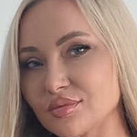 Blonde Curva Nua