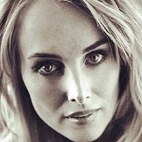 Chynna Phillips Nua
