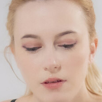 Claire Max Nua