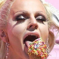 Courtney Act Nua