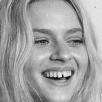 Elle Brittain Nua