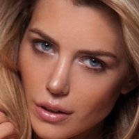 Elle Liberachi Nua