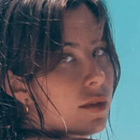 Ellie Batton Nua