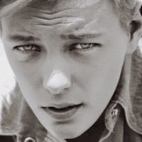 Erika Linder Nua