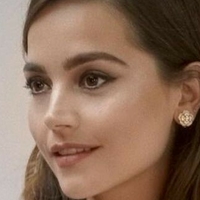 Jenna Louise Coleman Nua