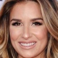 Jessie James Decker Nua