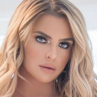 Katie Valentine Nua