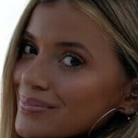 Kayla Manousselis / kaylamanousselis Nua