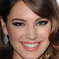 Kelli Brook Nua