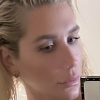 KeshaRose Nua