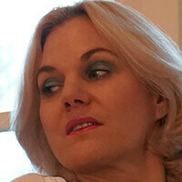 Kim Holland Nua