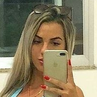 Larissa Rovetta Nua