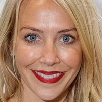 Laura Hamilton Nua