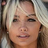 lindseypelas Nua