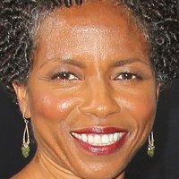 LisaGay Hamilton Nua