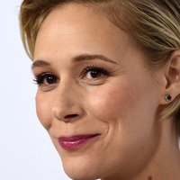 Liza Weil Nua