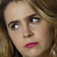 Mae Whitman Nua
