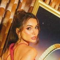 Maureen Montagne (Miss Globe 2021) Nua