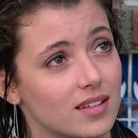 Mia Sara Nua