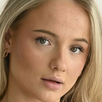 Mia Winward Nua