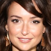 Milana Vayntrub Nua