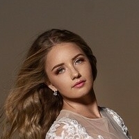 Nikola Dolezelova Nua
