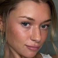 Sara Brooks Nua