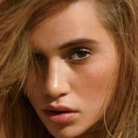 Suki Waterhouse Nua
