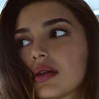 Valeriya Lapidus Nua