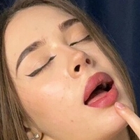 vikkcaa Nua