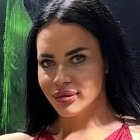 Viktoria Ushakova Nua