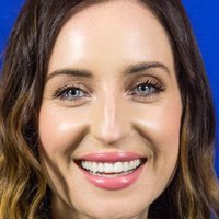 Zoe Lister-Jones Nua