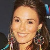 Zoe Naylor Nua